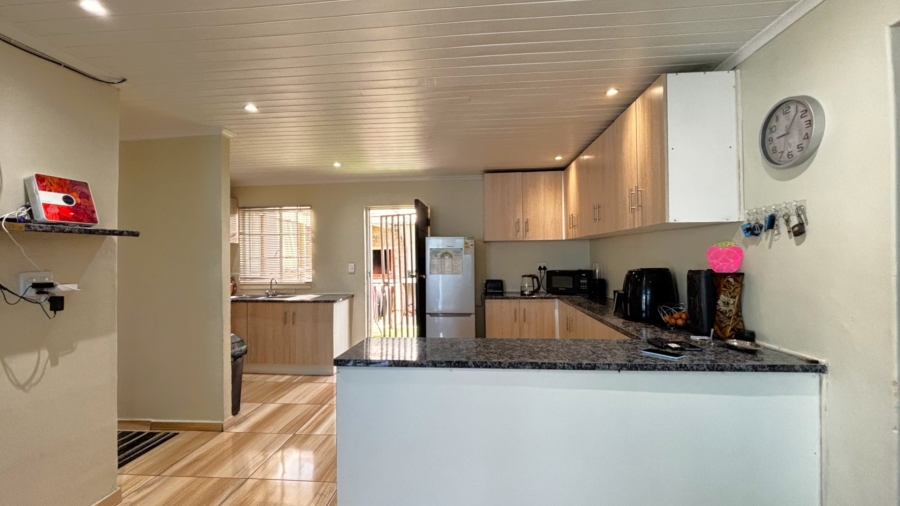 3 Bedroom Property for Sale in Hanover Park Western Cape